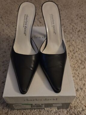 Charles David Black Pointed Leather Slip-On Mules In Bkack, Size 8.5